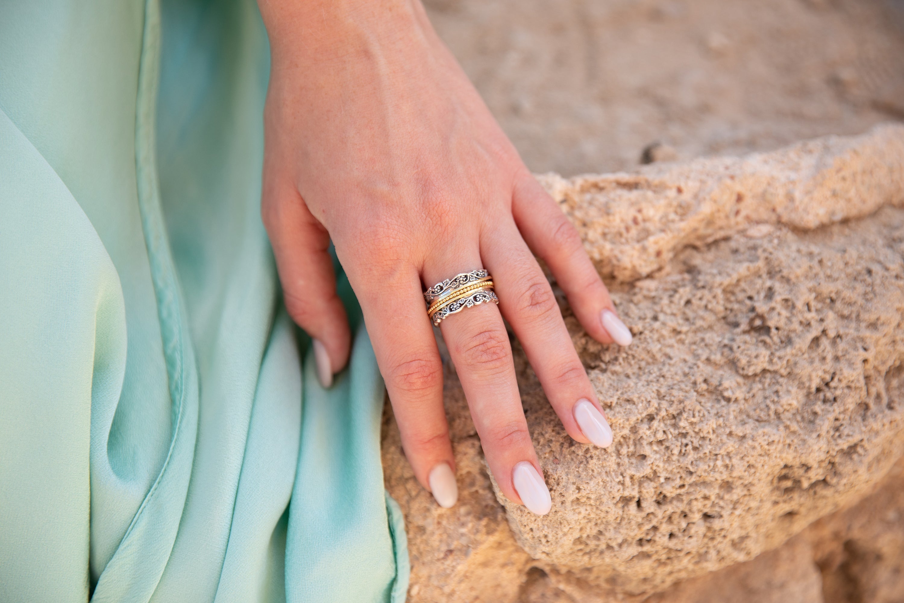 5 Reasons To Why Two-Tone Jewelry is a Must