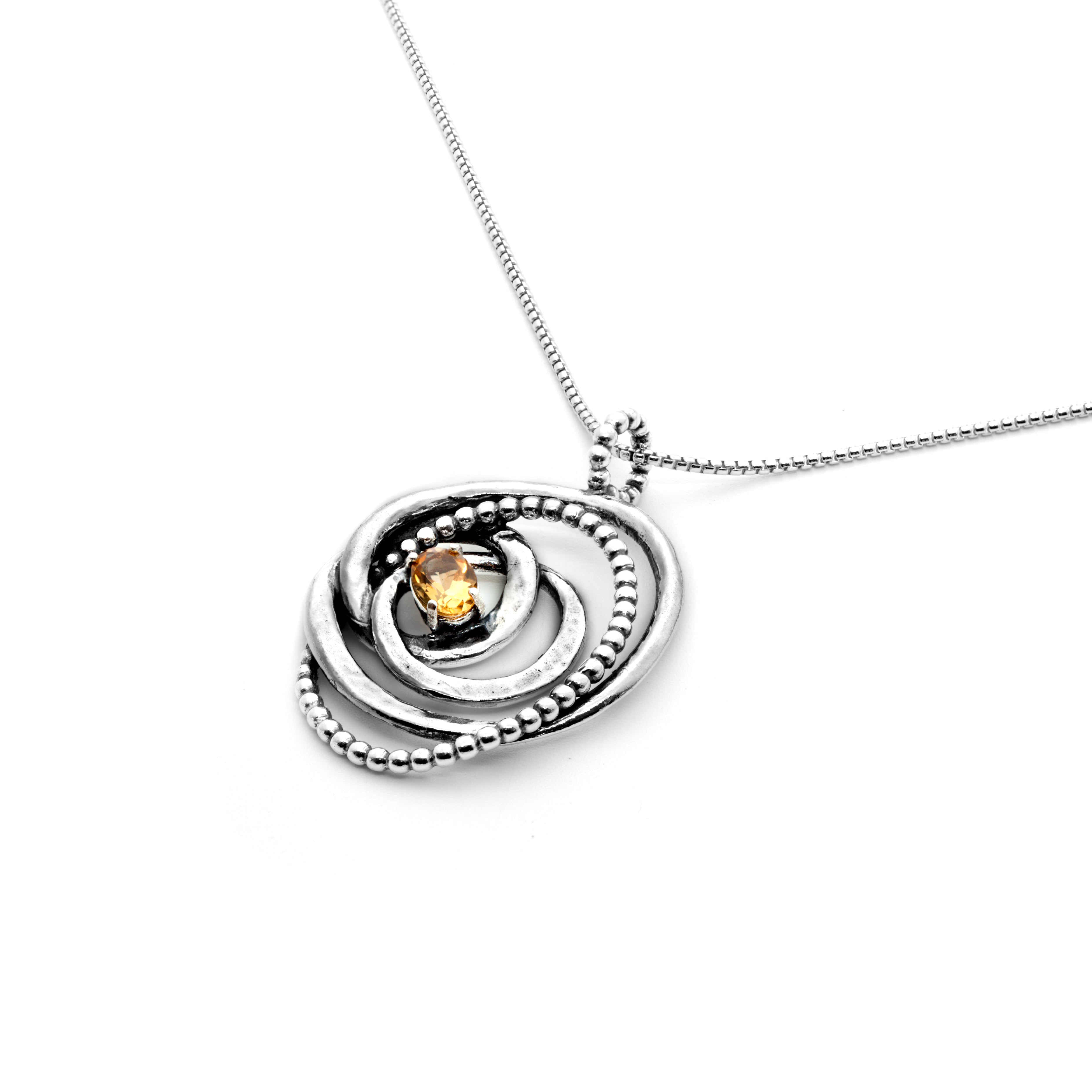 תליון ג'יירו אבן חן עם טקסטורה