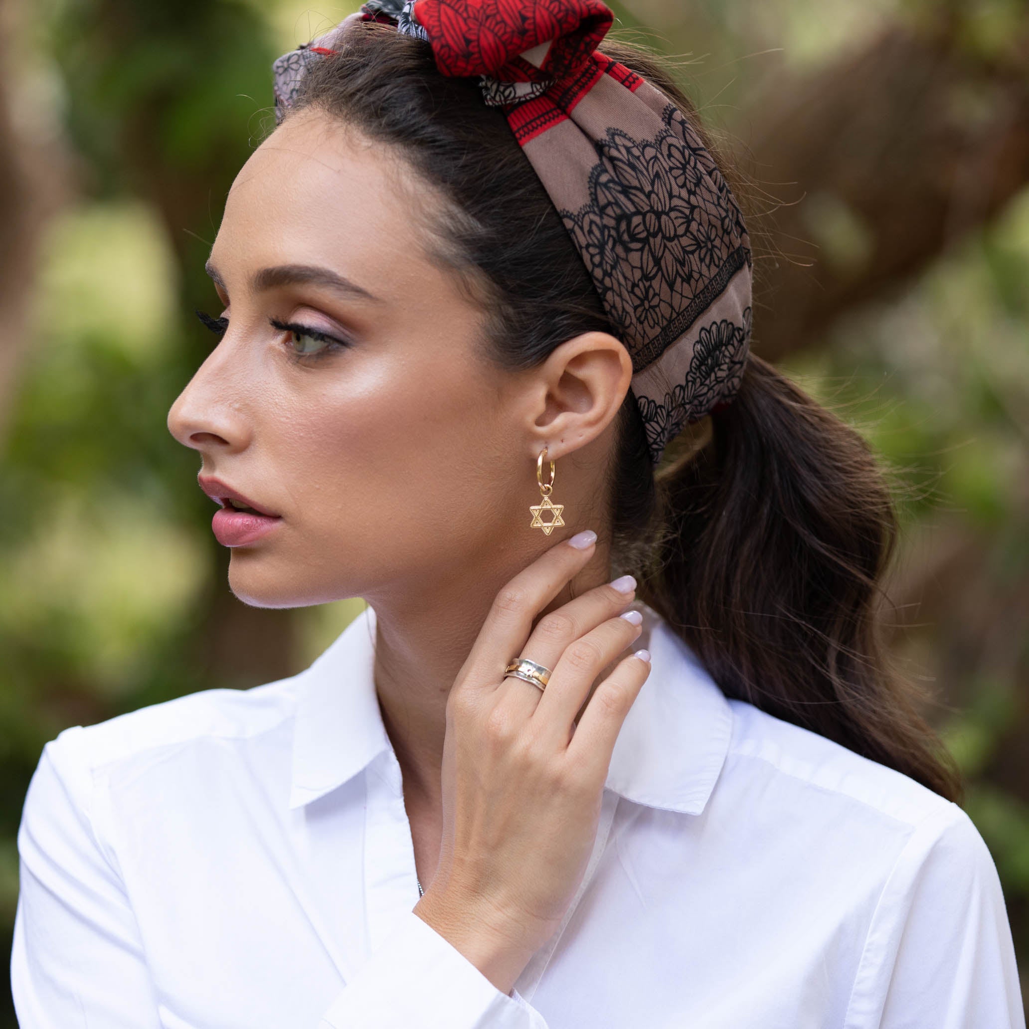 עגילי חישוק עם תליון מגן דוד