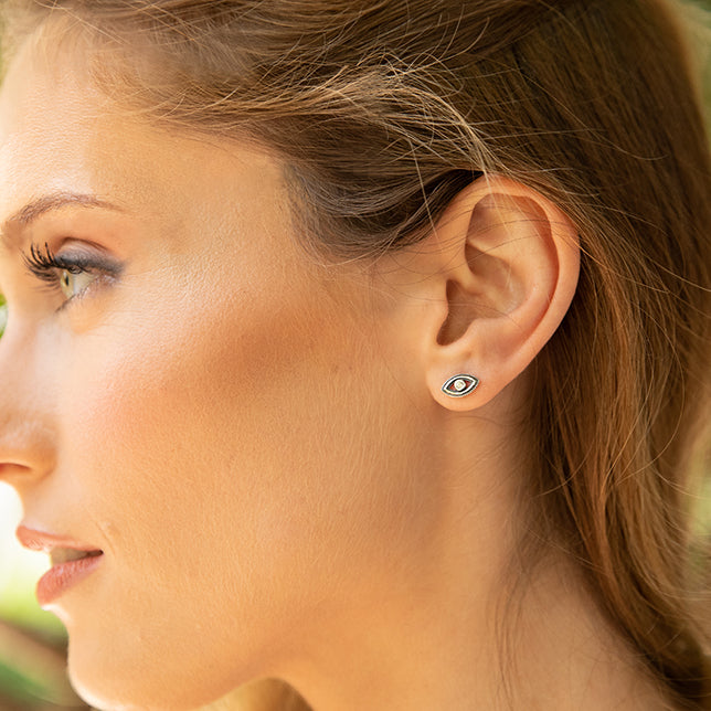 עגילים צמודים עין הרע