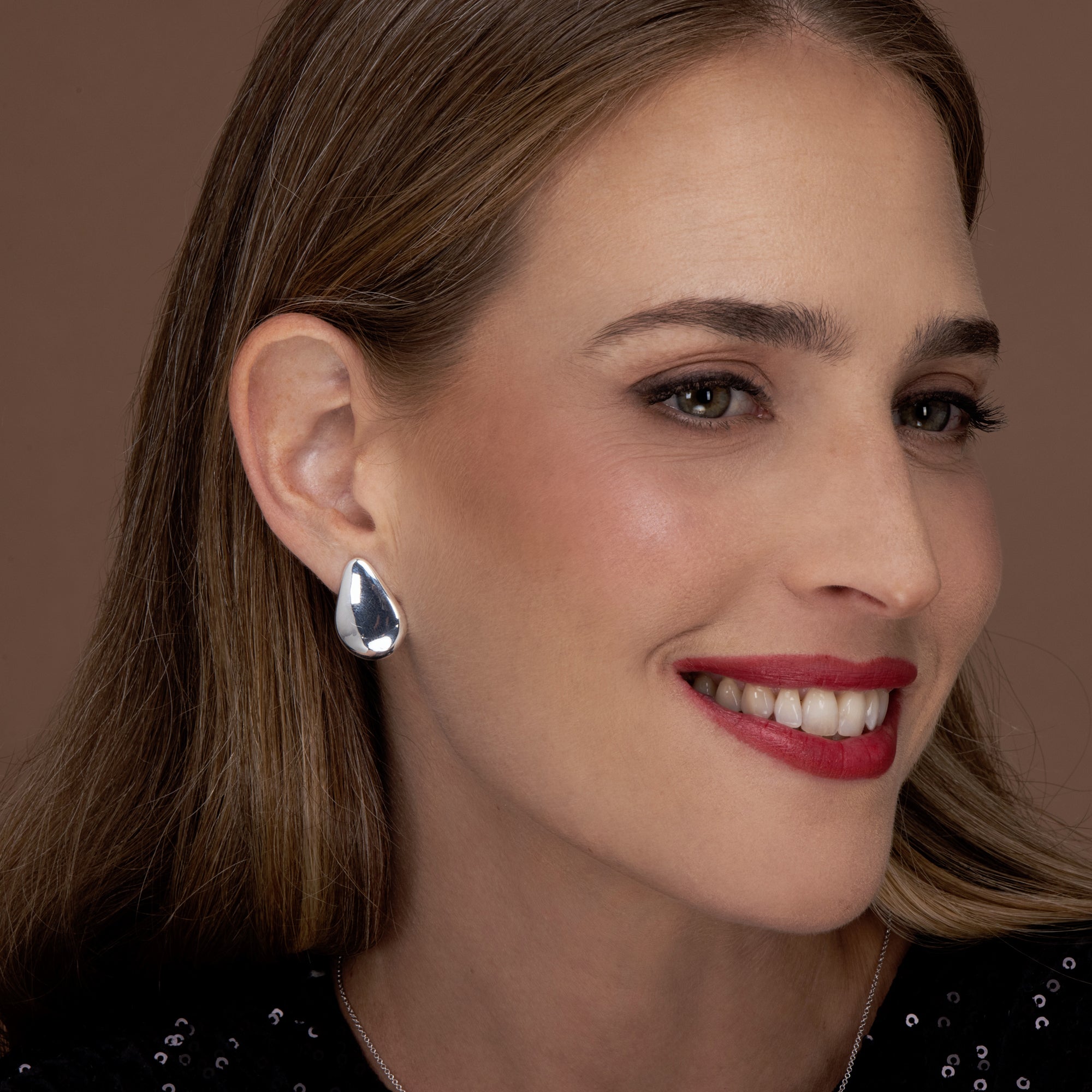 עגילי סטאד טיפה מודרניים מכסף – גימור מבריק